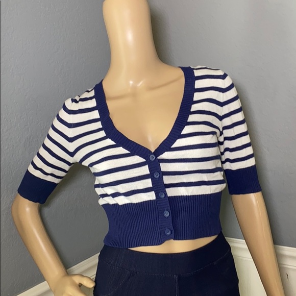 SO Tops - SO Med Crop Top Cardigan